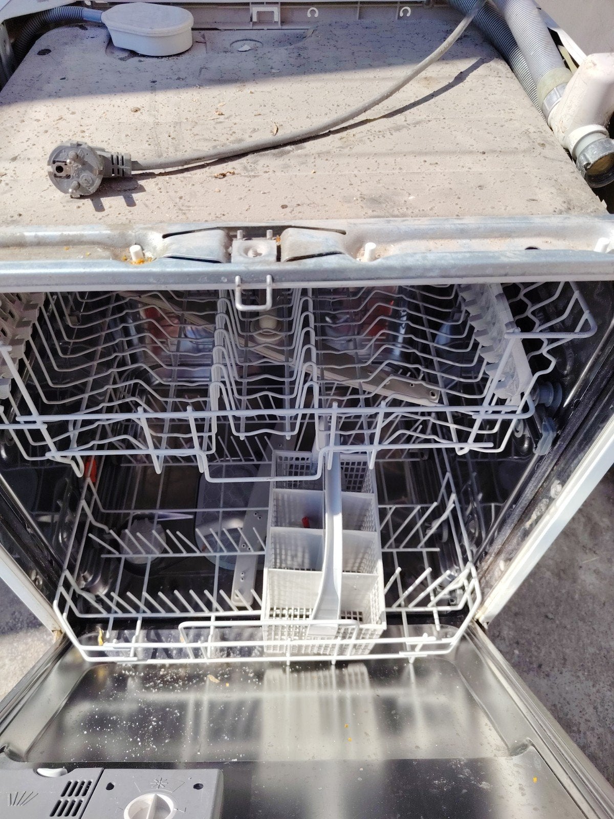 Afwasmachine Zanussi, Ophalen