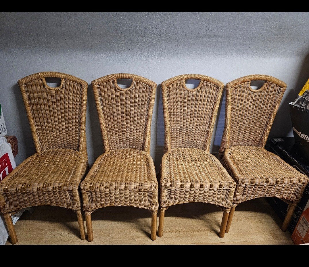 4 chaises en rotin, Enlèvement