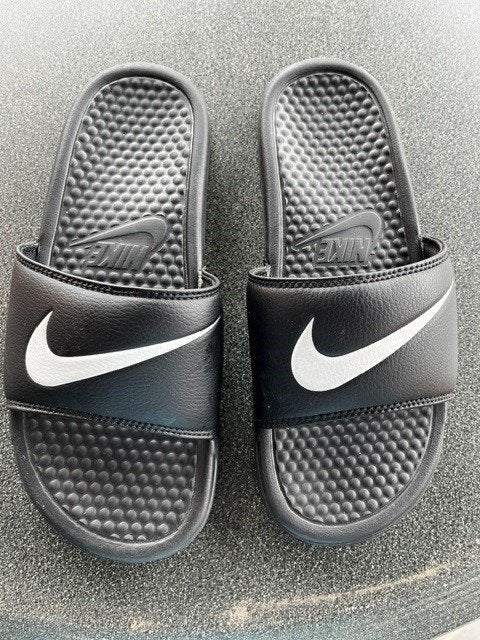 Nike slippers Mt40, Kleding | Heren, Schoenen, Slippers, Zwart, Nike, Ophalen of Verzenden