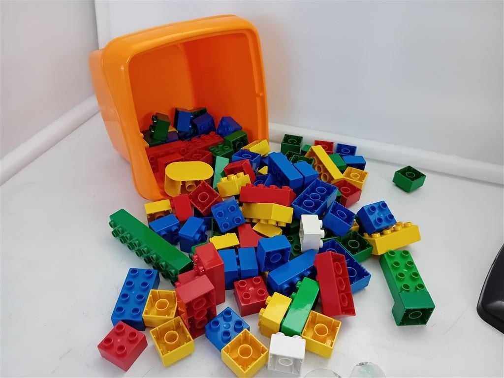 Duplo box met 100 Duplo blokken, Kinderen en Baby's, Speelgoed | Duplo en Lego, Gebruikt, Overige thema's, Ophalen of Verzenden