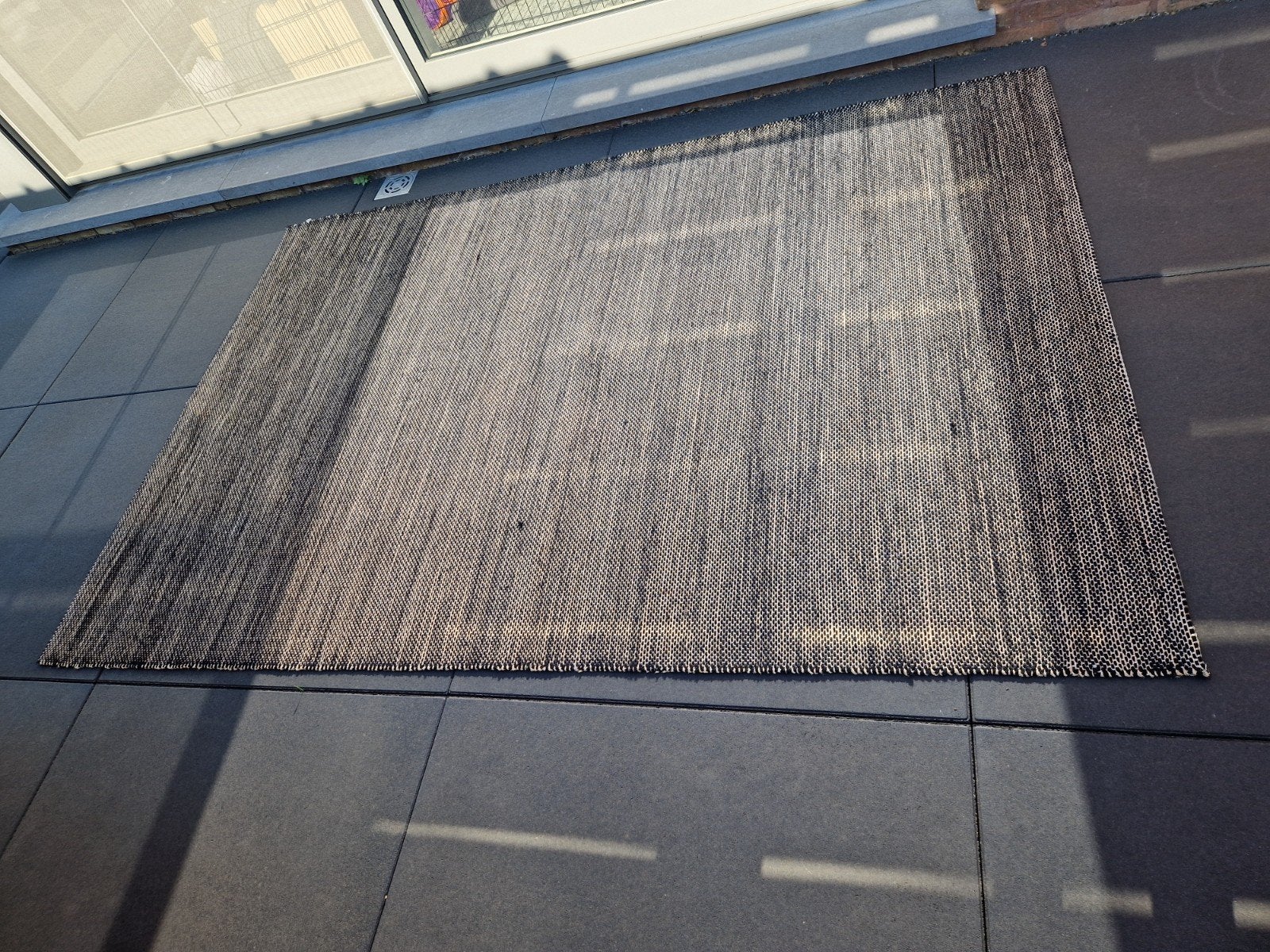 Design Jute & wol (?) vloerkleed ca. 255 x 175 cm, Ophalen, 150 tot 200 cm, 200 cm of meer, Zwart