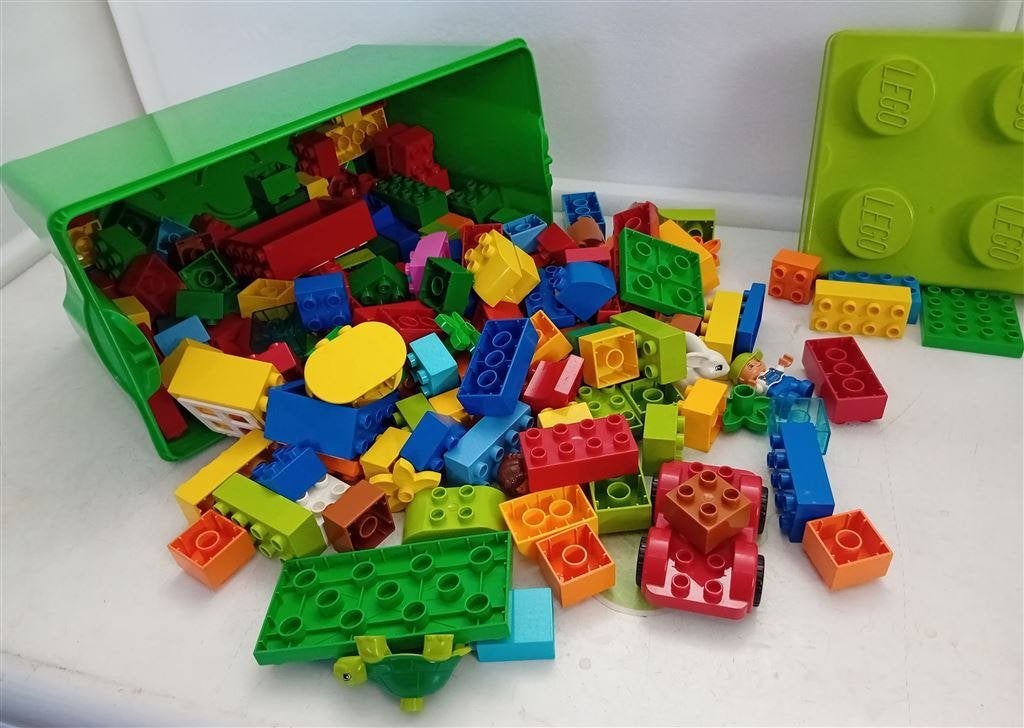 Duplo box met 200 Duplo blokken, Kinderen en Baby's, Speelgoed | Duplo en Lego, Overige thema's, Ophalen of Verzenden, Zo goed als nieuw