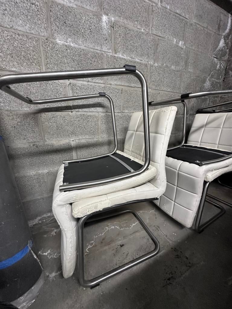10 stoelen – gratis af te halen – voor herstofferen, Huis en Inrichting, Ophalen, Overige materialen, Gebruikt, Wit