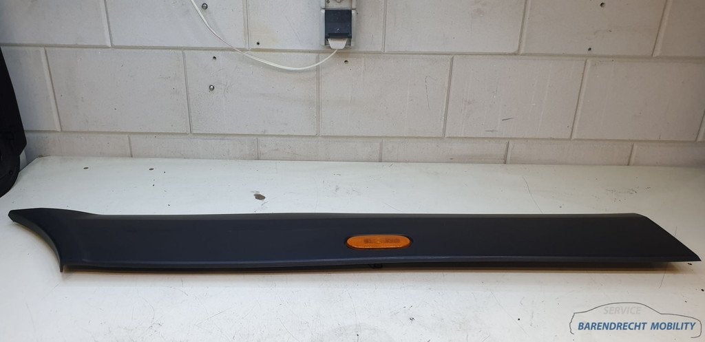 Moulure de pare-chocs avant droite centrale Sprinter W906 90, Mercedes-Benz AG, Droite, Utilisé, Mercedesstrasse 120
70372  Stuttgart, DE