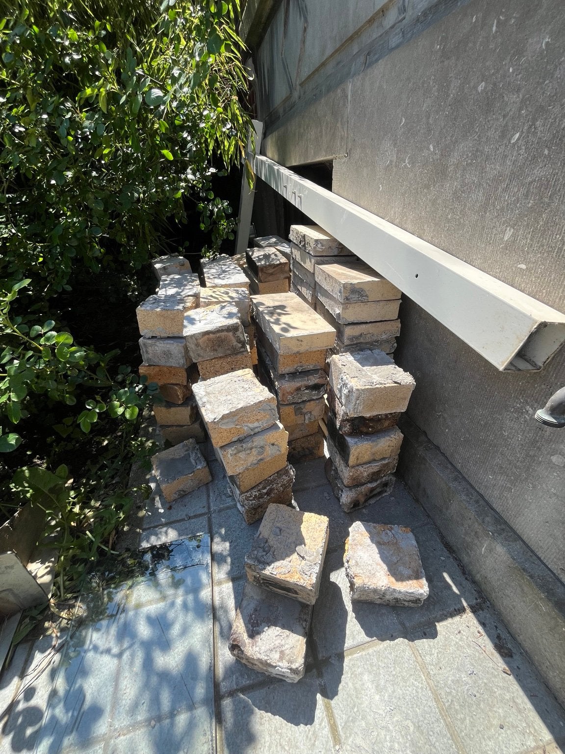 Lot de briques réfractaires anciennes de cheminée, Doe-het-zelf en Bouw, Metselstenen, Gebruikt, Bakstenen, Ophalen