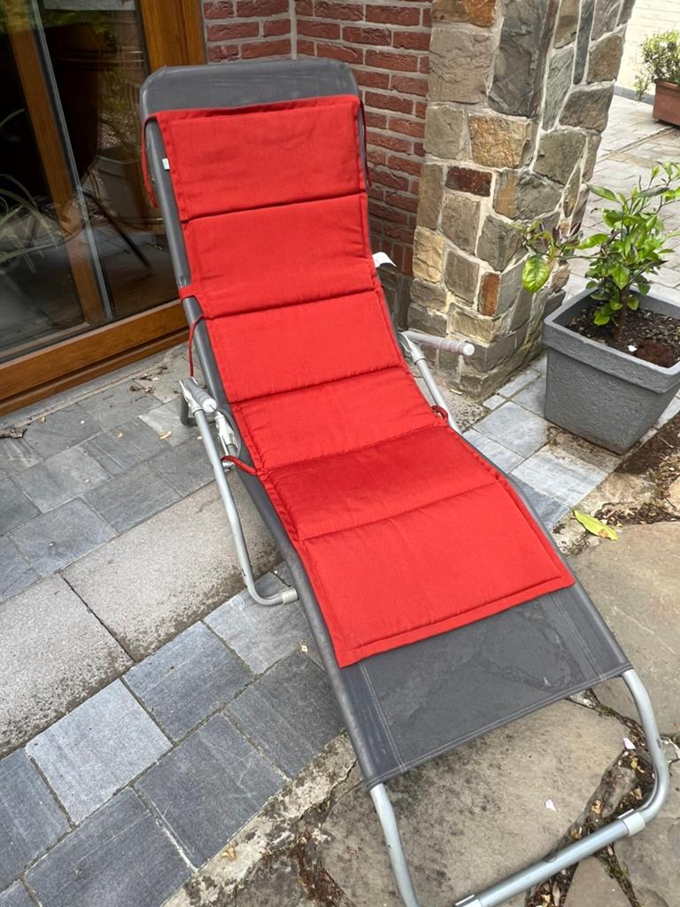 Chaise longue de jardin/plage réglable avec coussin, Enlèvement, Utilisé, Métal, Pliant