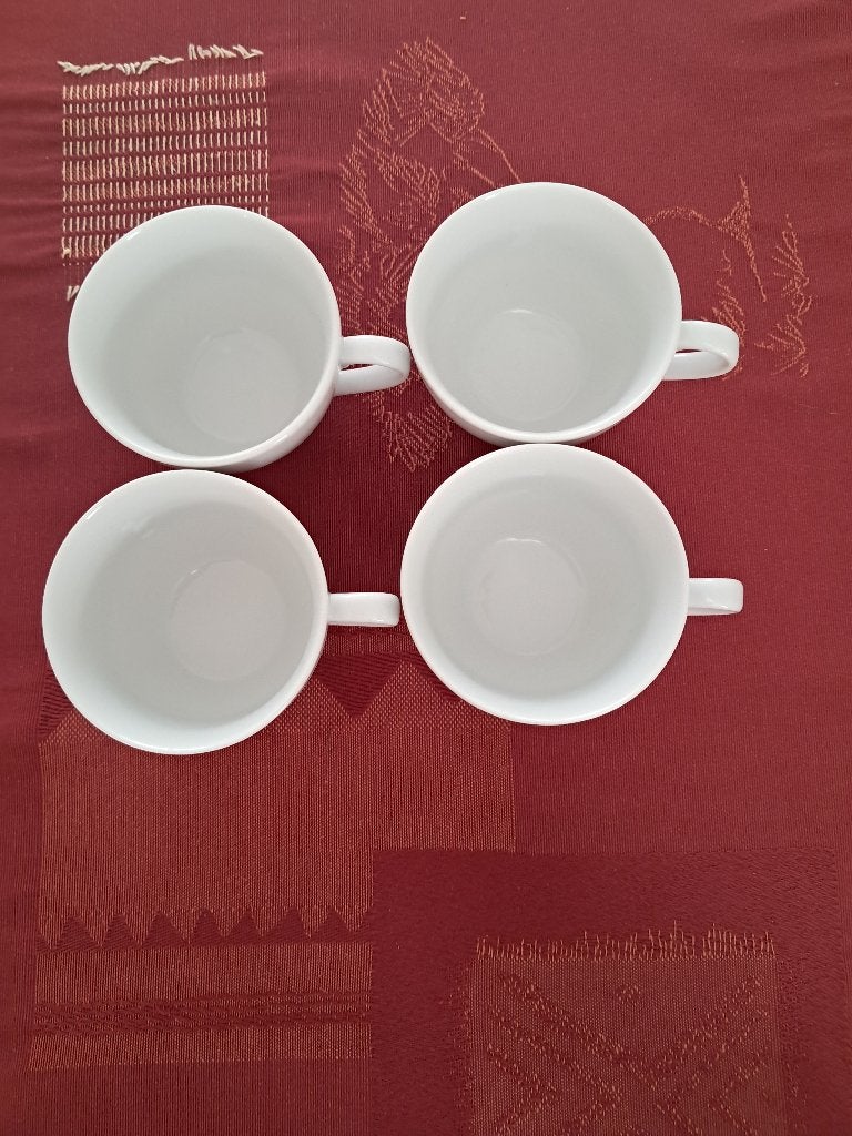 4 tassen wit, zonder schotel, Ophalen of Verzenden, Zo goed als nieuw, Porselein, Kop(pen) en/of Schotel(s)