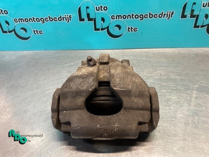 Etrier de frein (pince) avant gauche d'un Volkswagen Transpo, Volkswagen, -, 3 mois de garantie, Utilisé