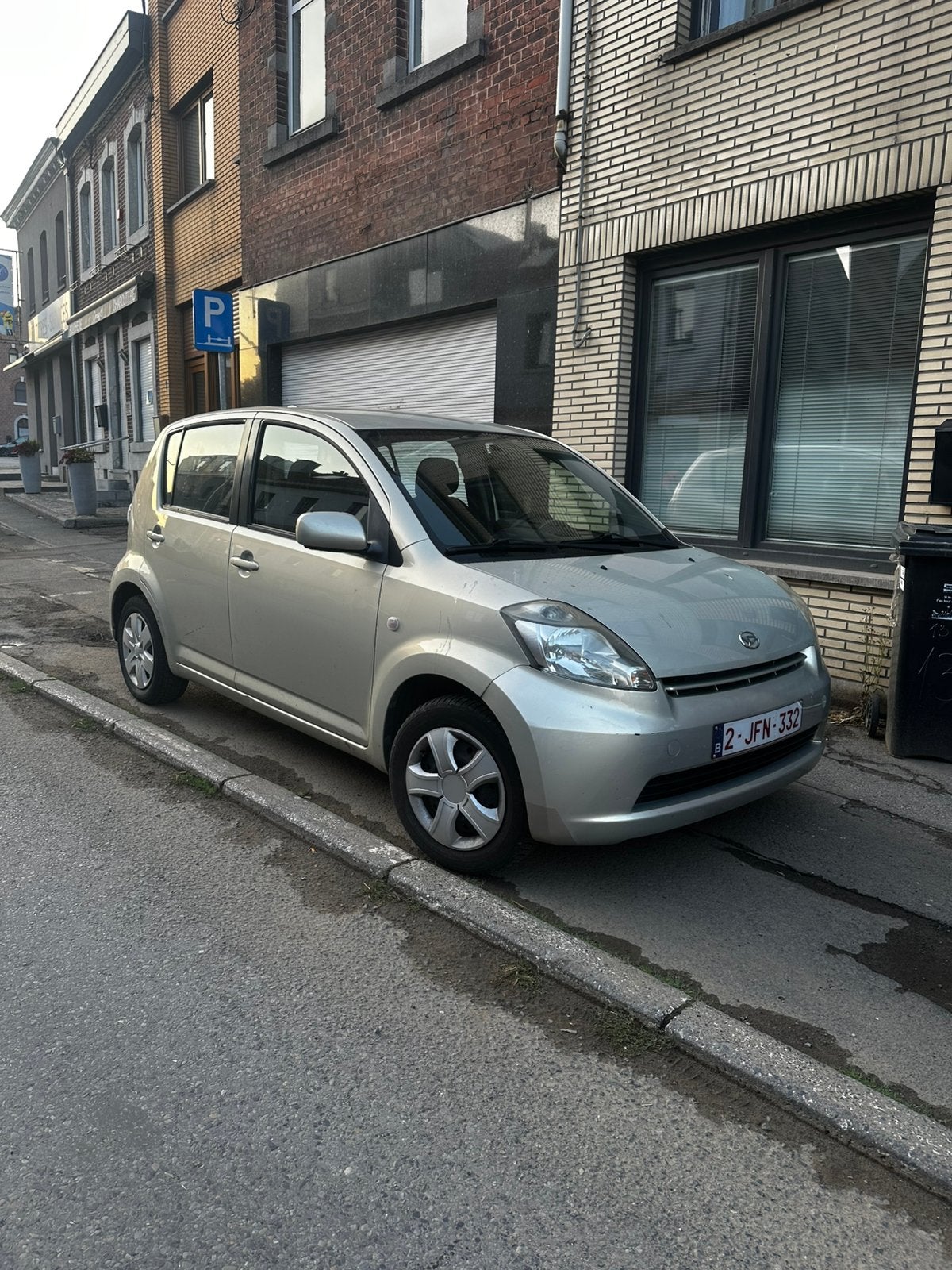 daihatsu, Autos, Argent ou Gris, Achat, Noir, Berline