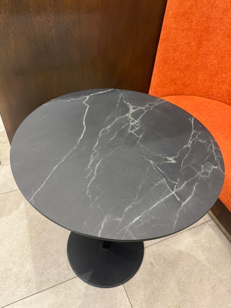 Horeca ronde tafel zwart – zeer stevig, Ophalen of Verzenden, Zo goed als nieuw