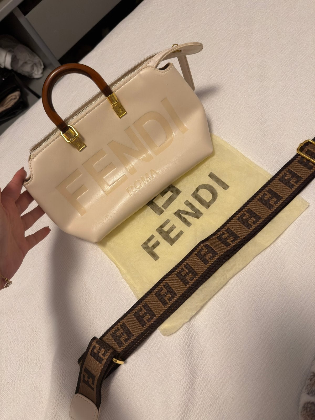 Fendi handtas beige & dustbag, Handtassen en Accessoires, Ophalen of Verzenden, Beige, Handtas