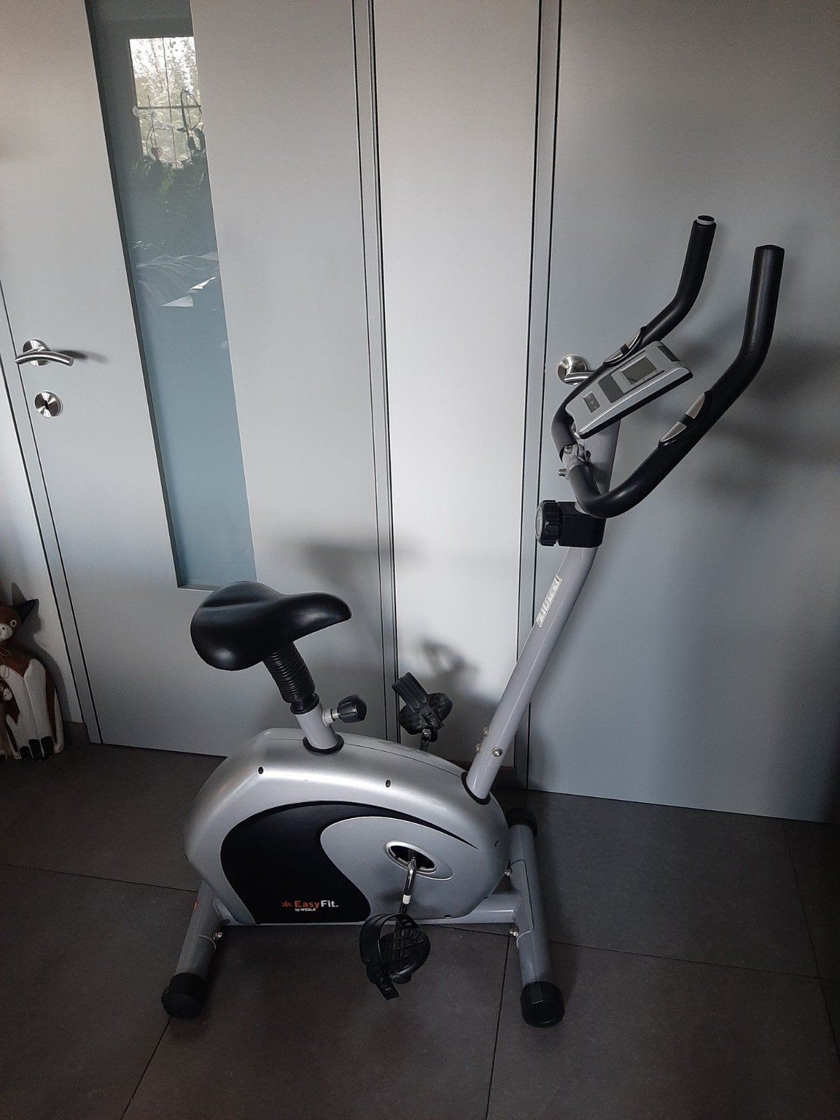 Vélo d'appartement en bon état avec écran de travail + cardi, Enlèvement, Utilisé, Vélo d'appartement