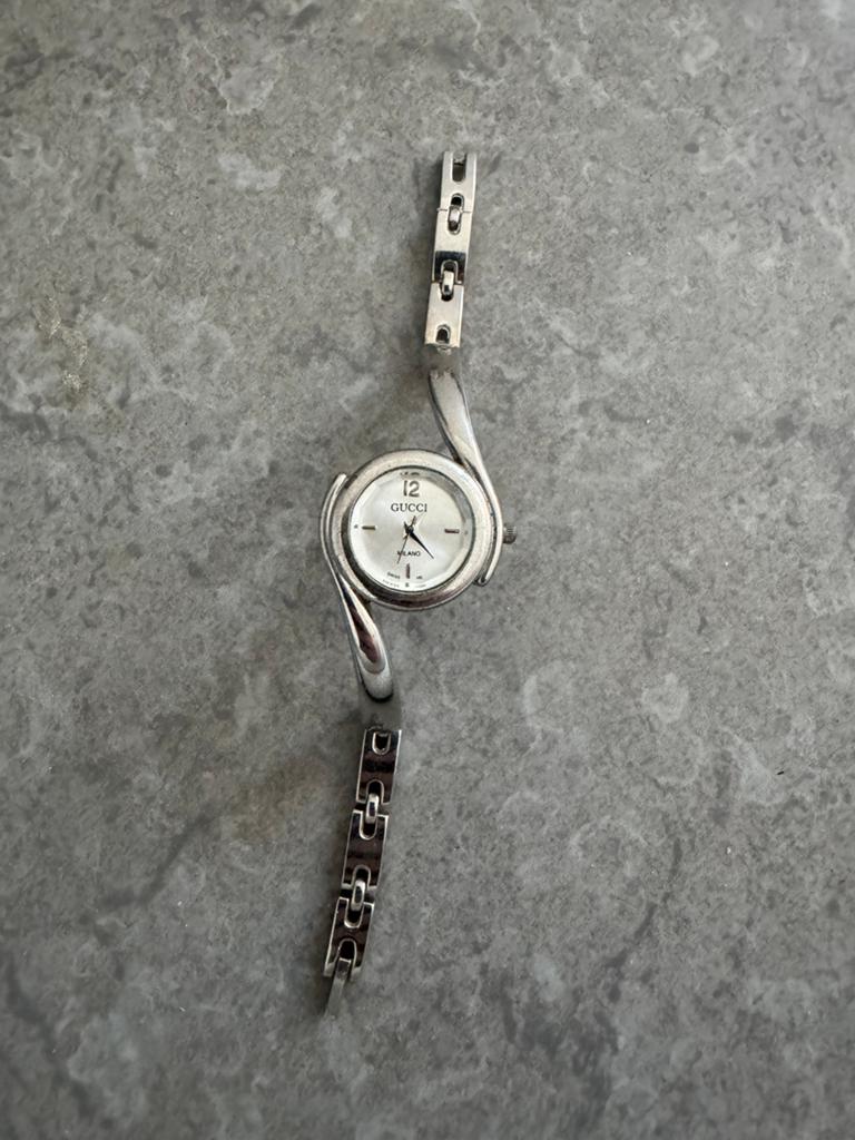 Gucci Dameshorloge, Handtassen en Accessoires, Horloges | Dames, Ophalen of Verzenden, Zo goed als nieuw