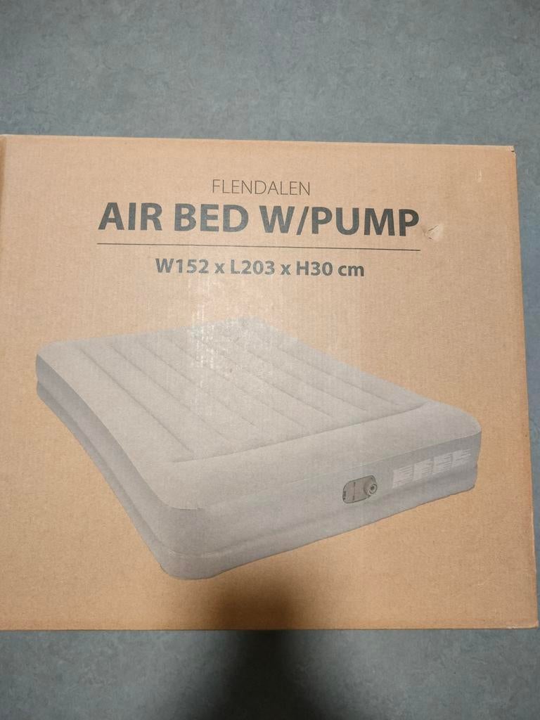 Luchtmatras met pomp voor 2 personen, Ophalen, Ingebouwde pomp, Zo goed als nieuw, 2-persoons