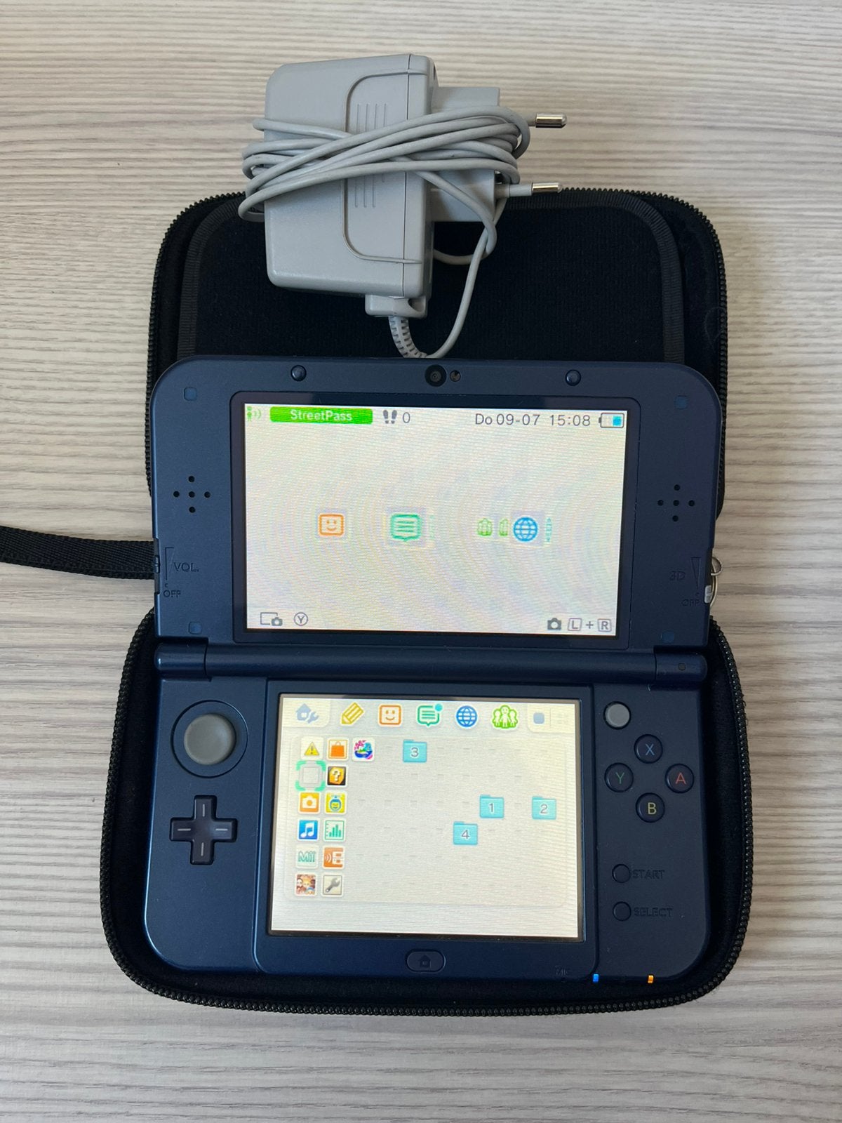 New Nintendo 3DS XL Metallic Blue, Consoles de jeu & Jeux vidéo, Consoles de jeu | Nintendo 2DS & 3DS, Enlèvement ou Envoi, Comme neuf