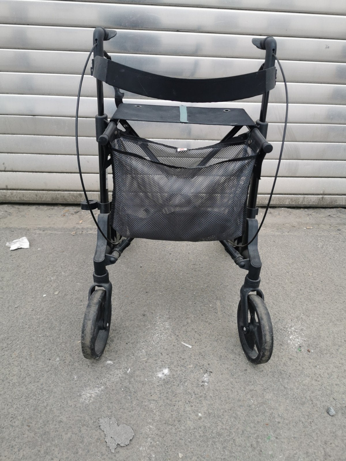 rolator lichtgewicht perfect staat meer info 0488826971, Diversen, Ophalen of Verzenden, Lichtgewicht, Zo goed als nieuw