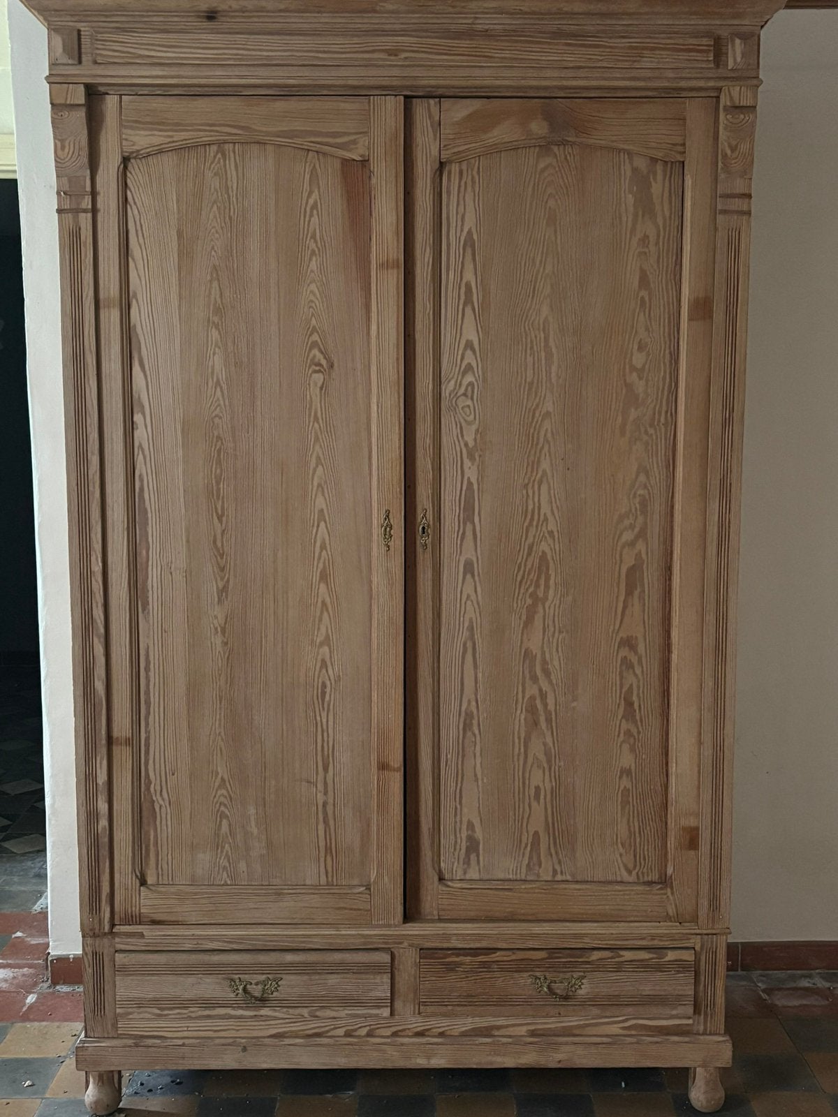 Armoire ancienne à 2 portes avec penderie et 2 tiroirs, Enlèvement