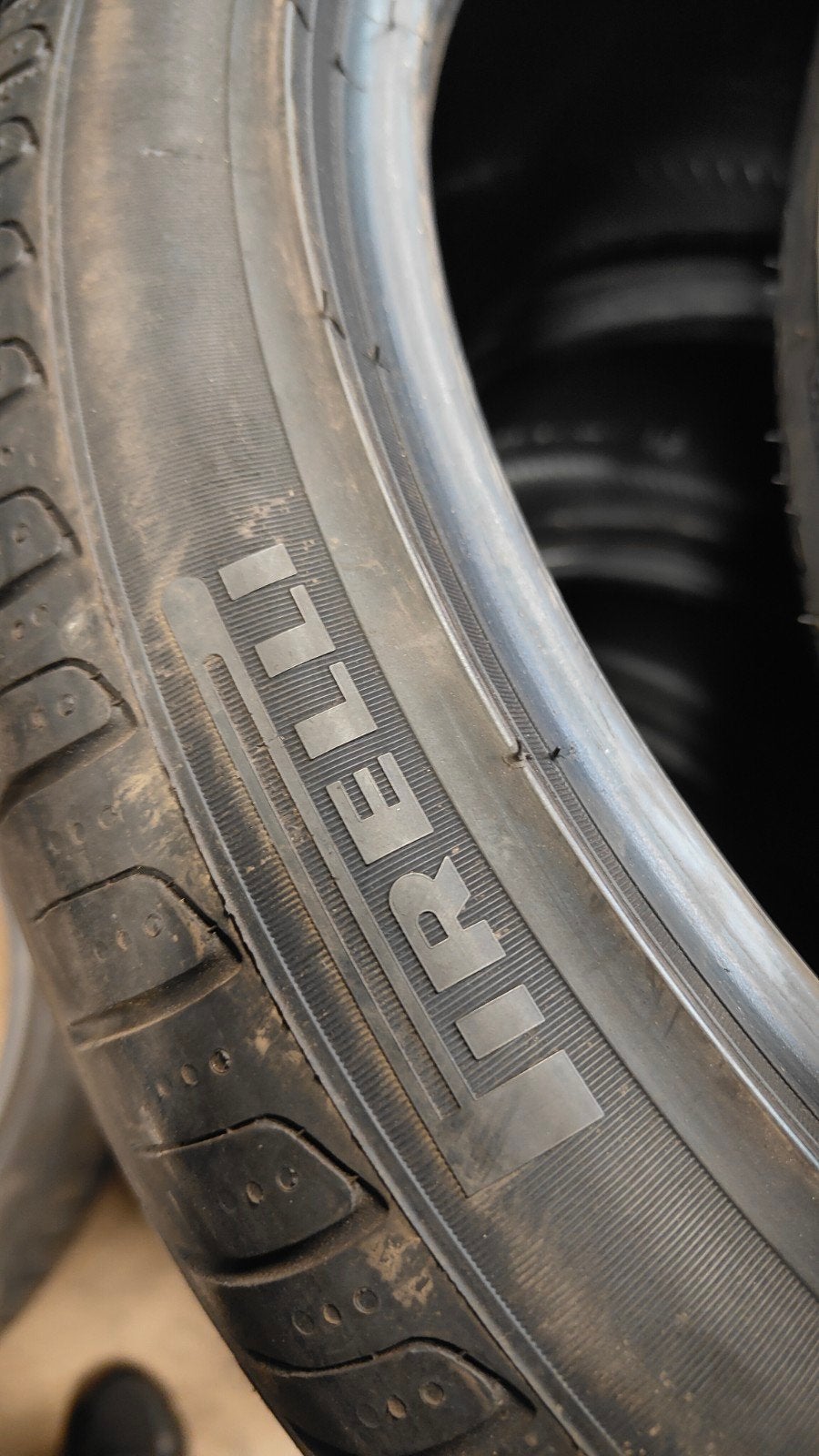 235/40r19 Pirelli 50€per stuk met montage en balanceren, Ophalen