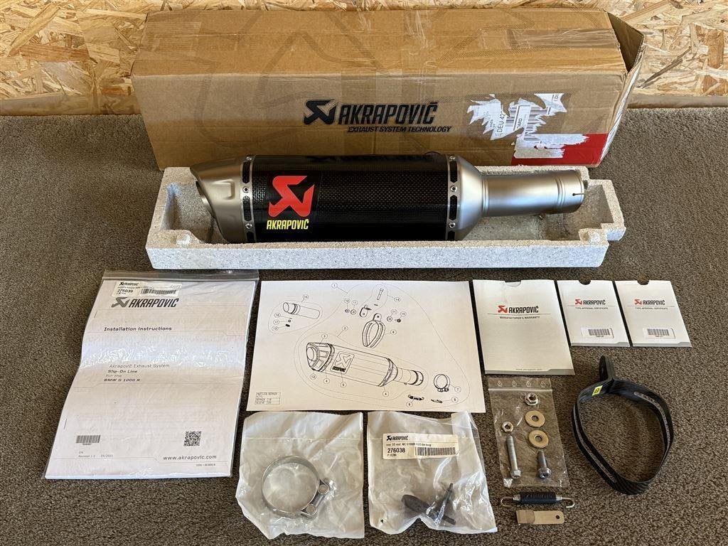 Akrapovic carbon uitlaat demper BMW S1000R S 1000 R 21-25, Motoren, Verzenden, Nieuw