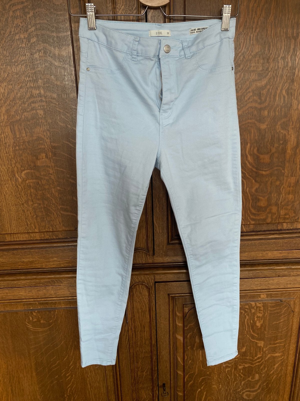 Pantalon skinny bleu ciel, Kleding | Dames, Broeken en Pantalons, Maat 38/40 (M), Blauw, Ophalen of Verzenden, Zo goed als nieuw