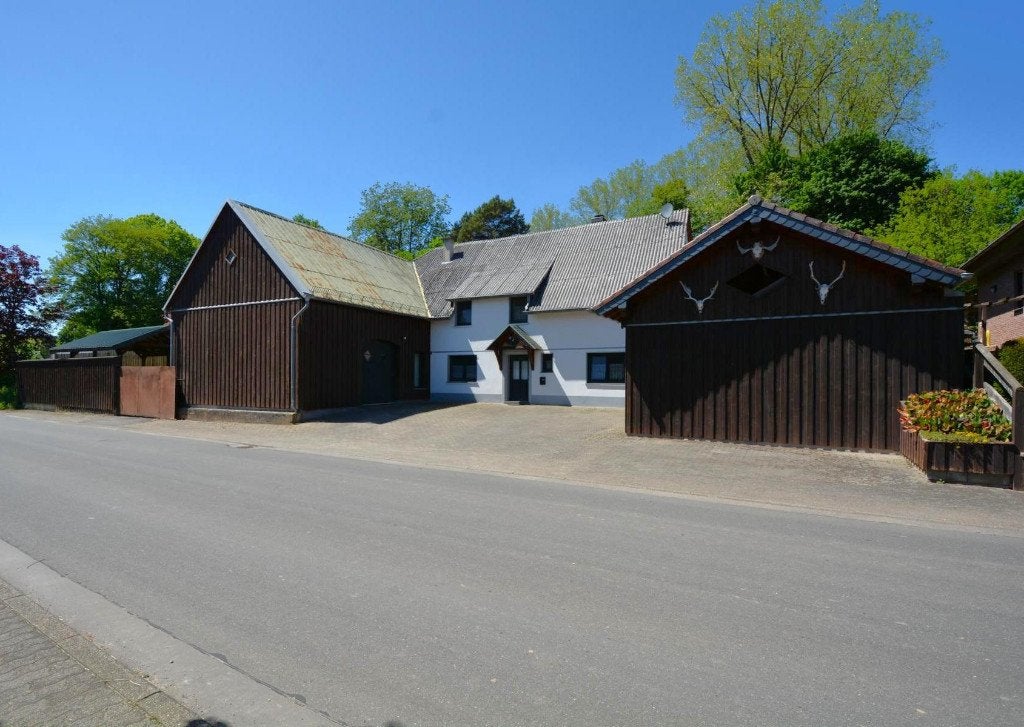 Rustig gelegen, vrijstaand woonhuis in de Eifel, Immo, Buitenland, Duitsland, Woonhuis, Dorp
