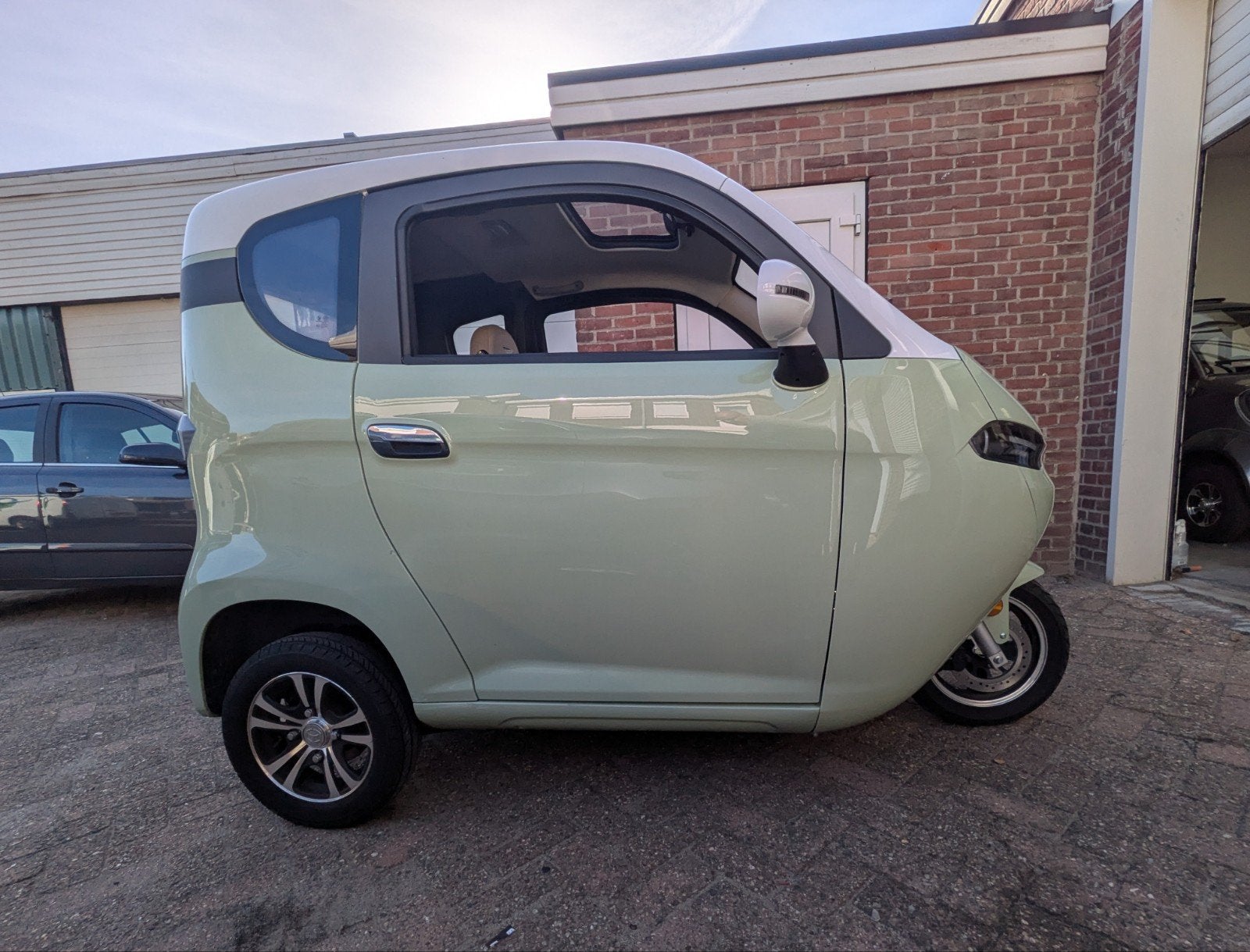 Trottinette couverte Move E3 - 25 km/h - Permis de conduire, Divers, Enlèvement, Comme neuf, Autres marques, 16 km/h ou plus