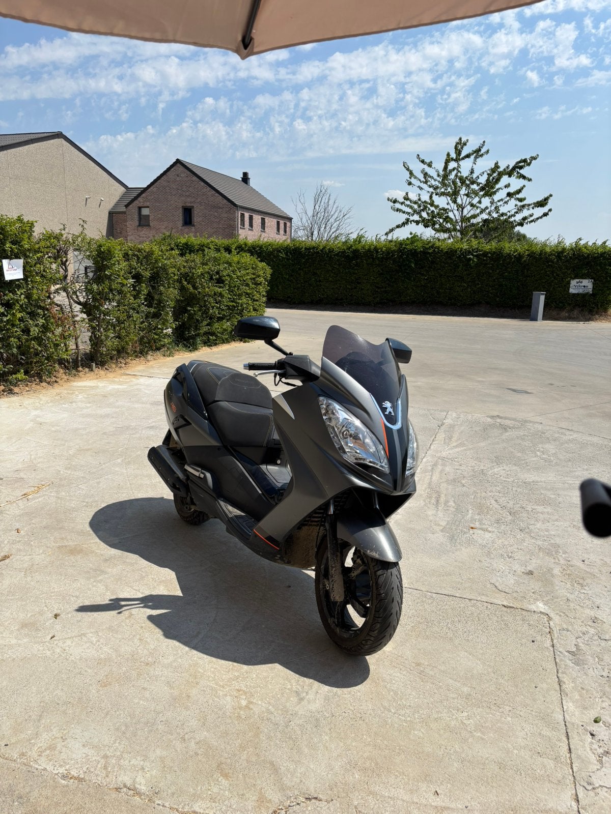 Peugeot 125 cc Satelis 2014 , 1200€, Fietsen en Brommers, Scooters | Yamaha, Ophalen, Overige modellen, 125 cc, Zo goed als nieuw