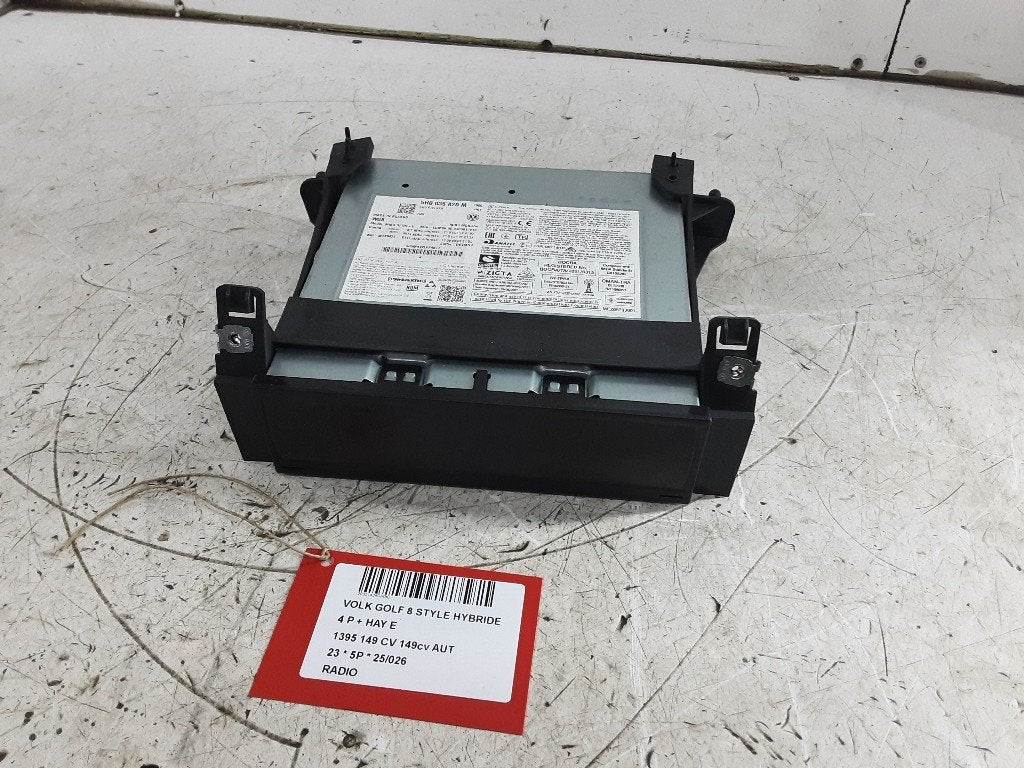 RADIO Volkswagen Golf VIII (CD1) (01-2019/-) (5H0035820M), Auto-onderdelen, Gebruikt, Volkswagen, Mevr. I. Hauben, Rue de l'Espoir 34 34
4030  GRIVEGNÉE, BE