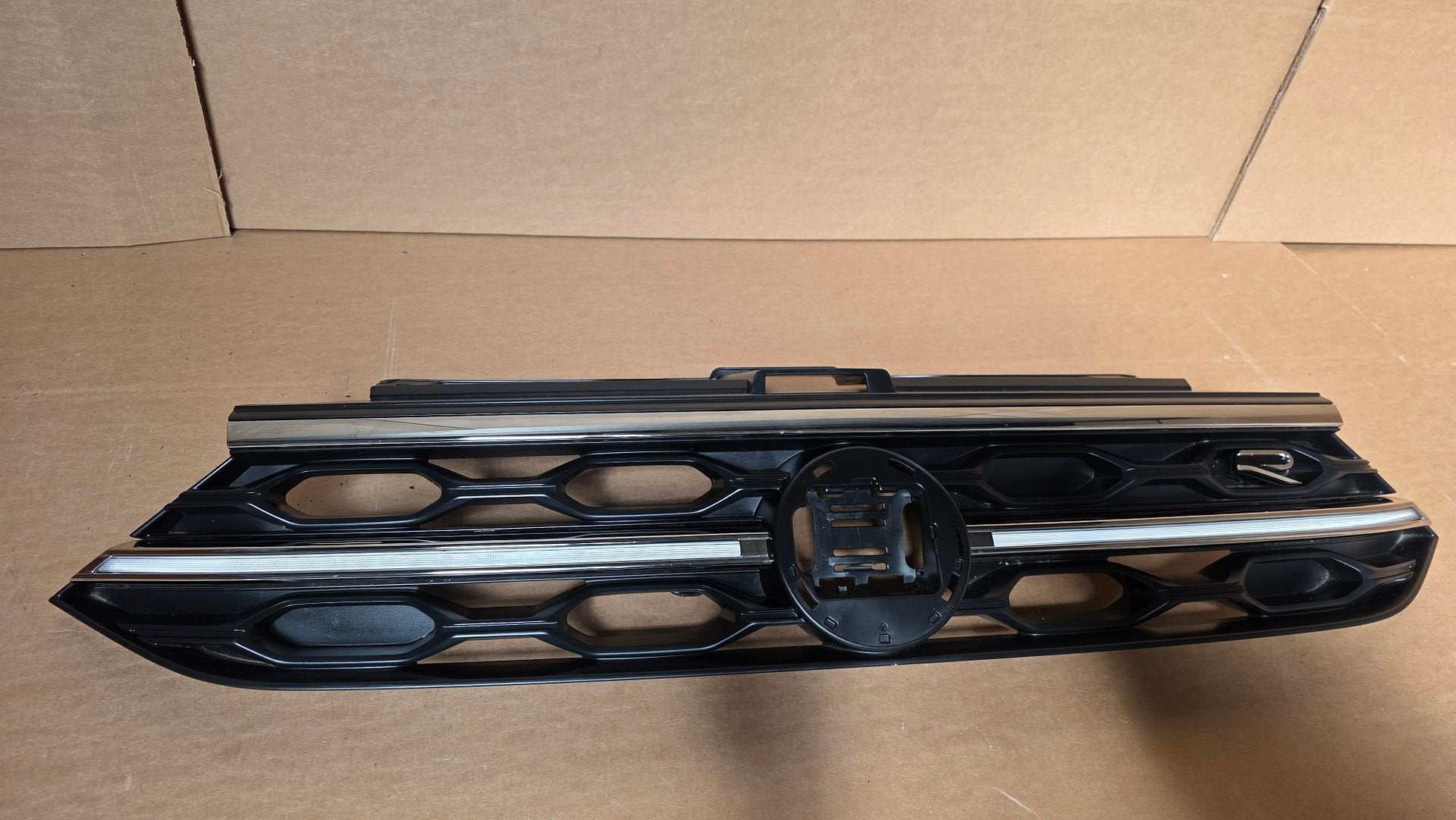 Grill VOLKSWAGEN VW T-Roc Facelift LED Grille 2GA853651, Auto-onderdelen, Gebruikt, -, Ophalen of Verzenden, -