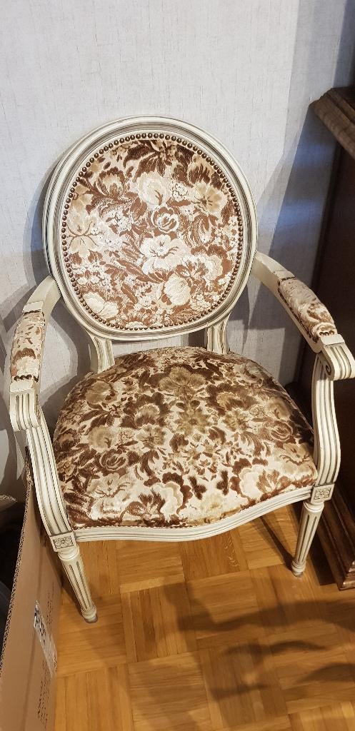 Ancienne chaise de salle à manger rustique rembourrée, Enlèvement