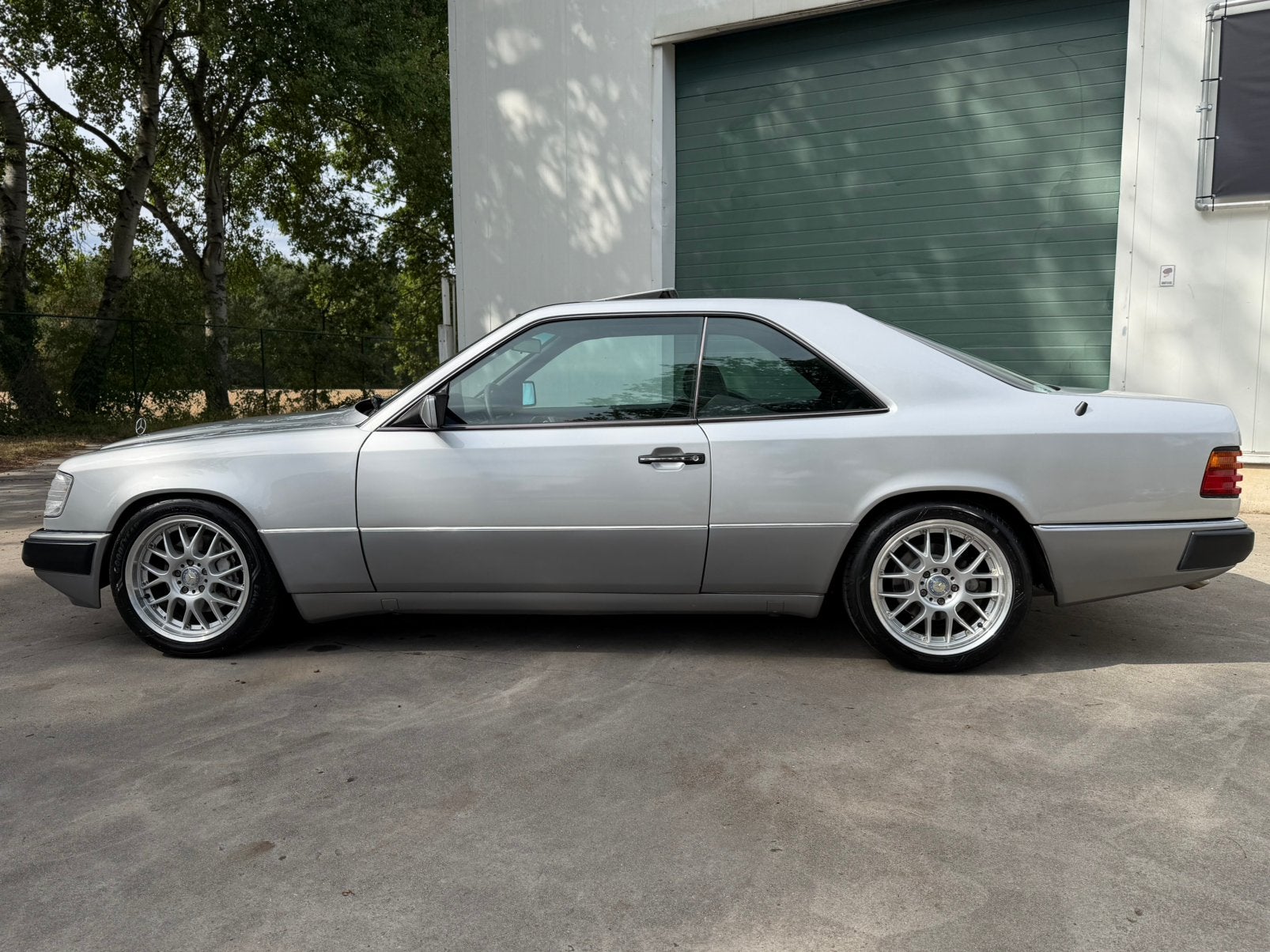 Mercedes 320CE W124 C124 Coupé/Automaat/Oldtimer/GEKEURD, Auto's, Automaat, Dealer onderhouden, Leder, Bedrijf