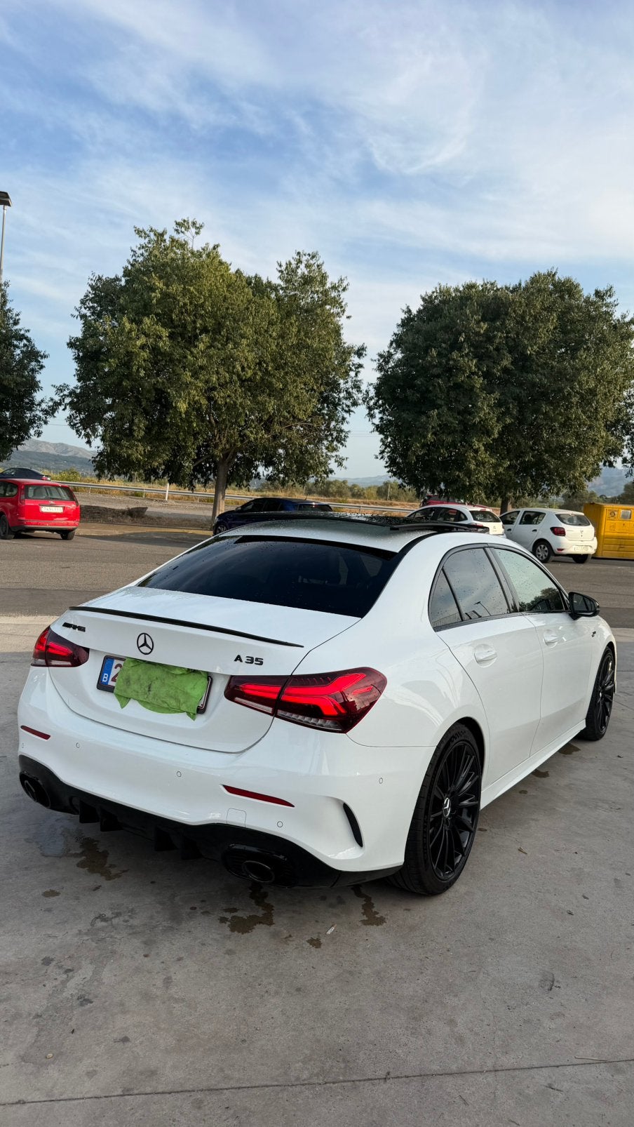 Mercedes A-klasse A220 Pack A35 AMG, Autos, Euro 6, Carnet d'entretien, Noir, 5 portes