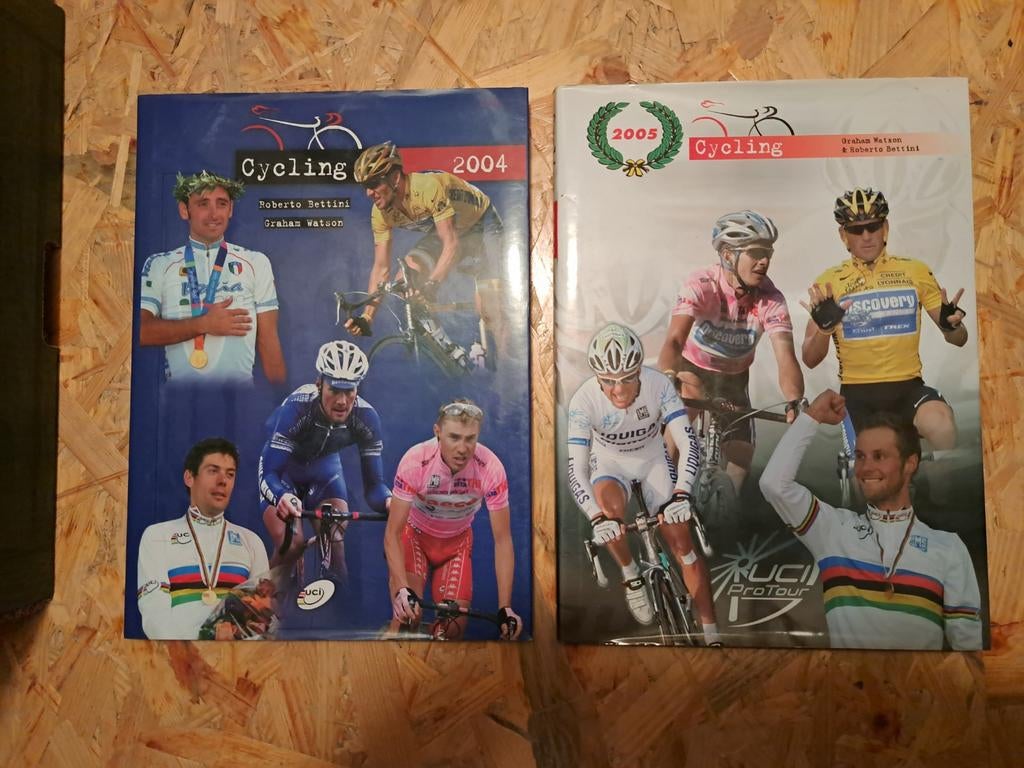 wieler foto boeken: CYCLING 2004 en 2005, Ophalen of Verzenden, Nieuw, Lopen en Fietsen