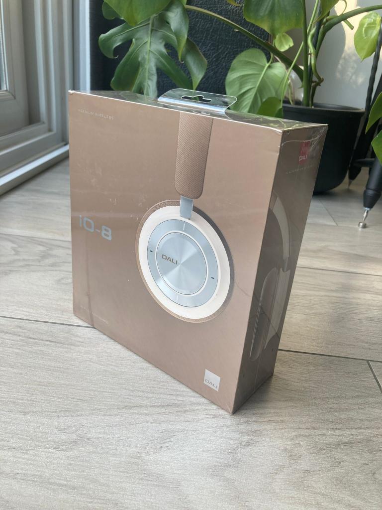 Dali IO-8 Ongeopende verpakking met garantie, Audio, Tv en Foto, Overige merken, Nieuw, Draadloos, Op oor (supra aural)