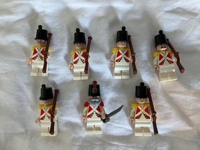 Figurines napoléon Lego Pirates Imperials en manteaux rouges, Enlèvement ou Envoi, Lego, Accessoires inclus, Pirates