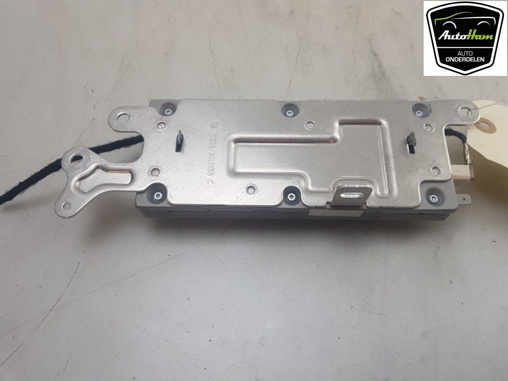 AUTORADIO Model 3 (|107975500D|107975400D|107975500E|), Germany_Sales@tesla.com, Utilisé, Autres marques automobiles, Ludwig-Prandtl-Straße 27 - 29
12526  Berlin, DE
