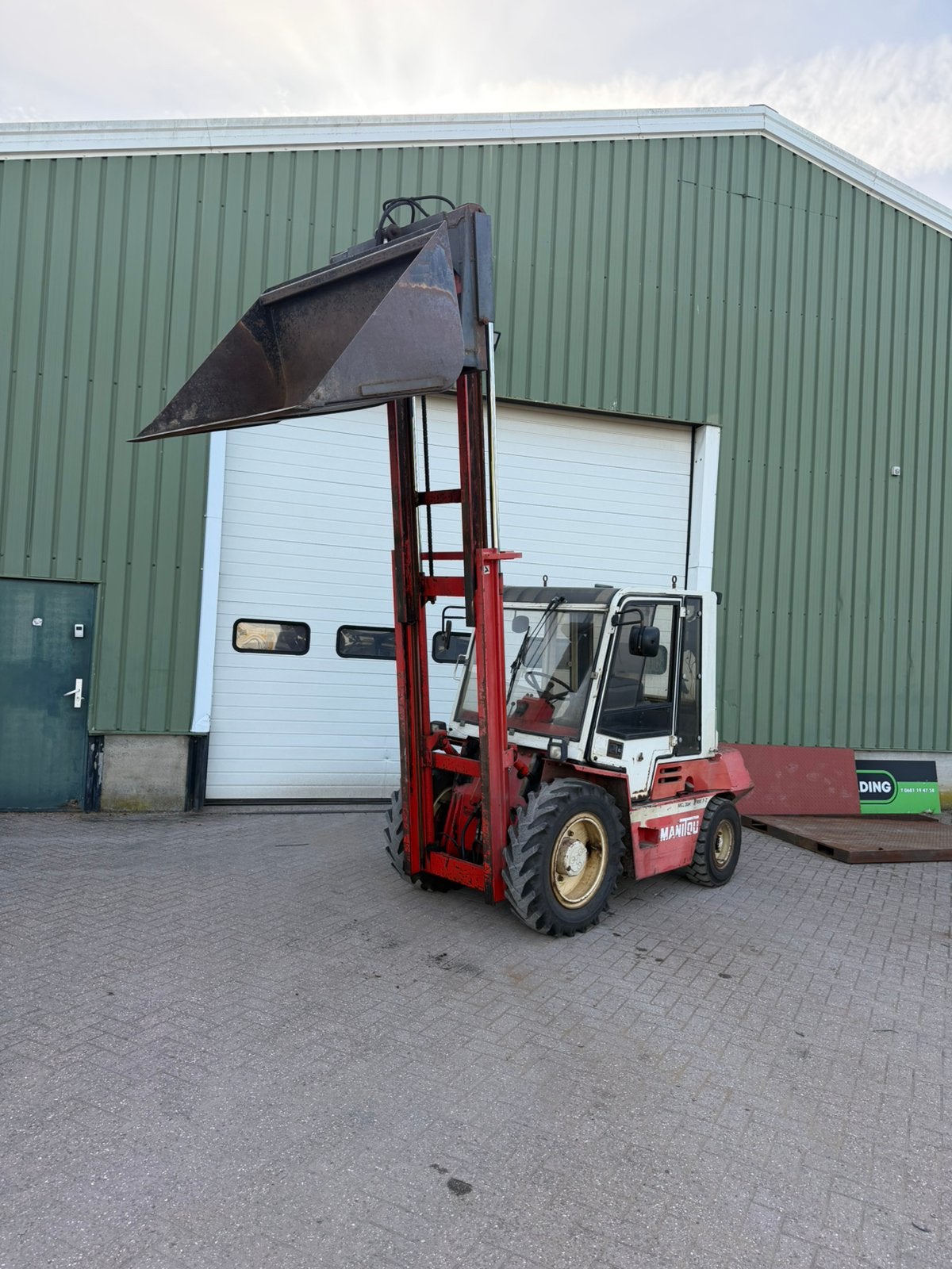 Te koop  heftruck manitou 3 t met hysdrolische kiepbak, Enlèvement