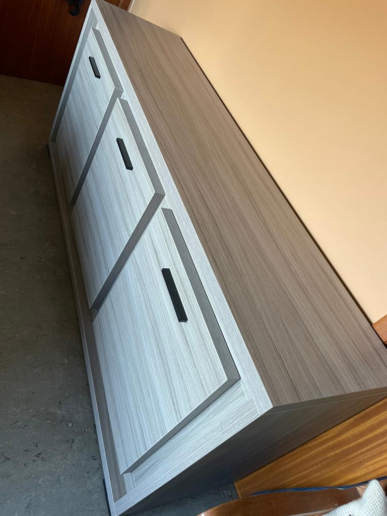 Moderne dressoir & TV-meubel in zeer goede staat, Ophalen, Zo goed als nieuw