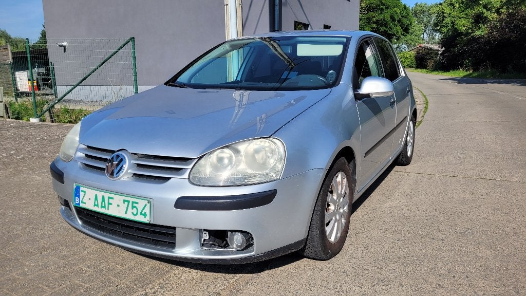 vw golf 2.0i AUTOMAAT 110kx/150pk AIRCO 5 deurs euro 4 2004, Stof, 110 kW, 4 cilinders, Bedrijf