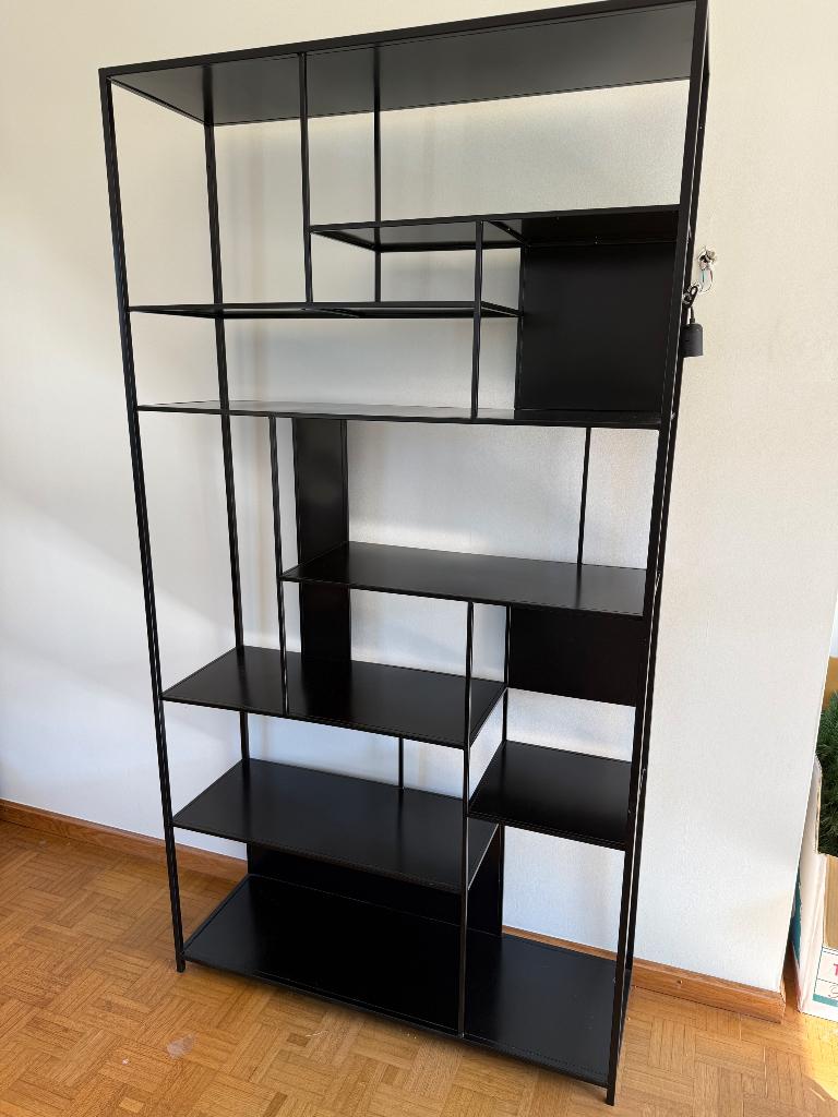 Zwart metalen wandrek, Huis en Inrichting, Woonaccessoires | Wandplanken en Boekenplanken, Ophalen, Zo goed als nieuw