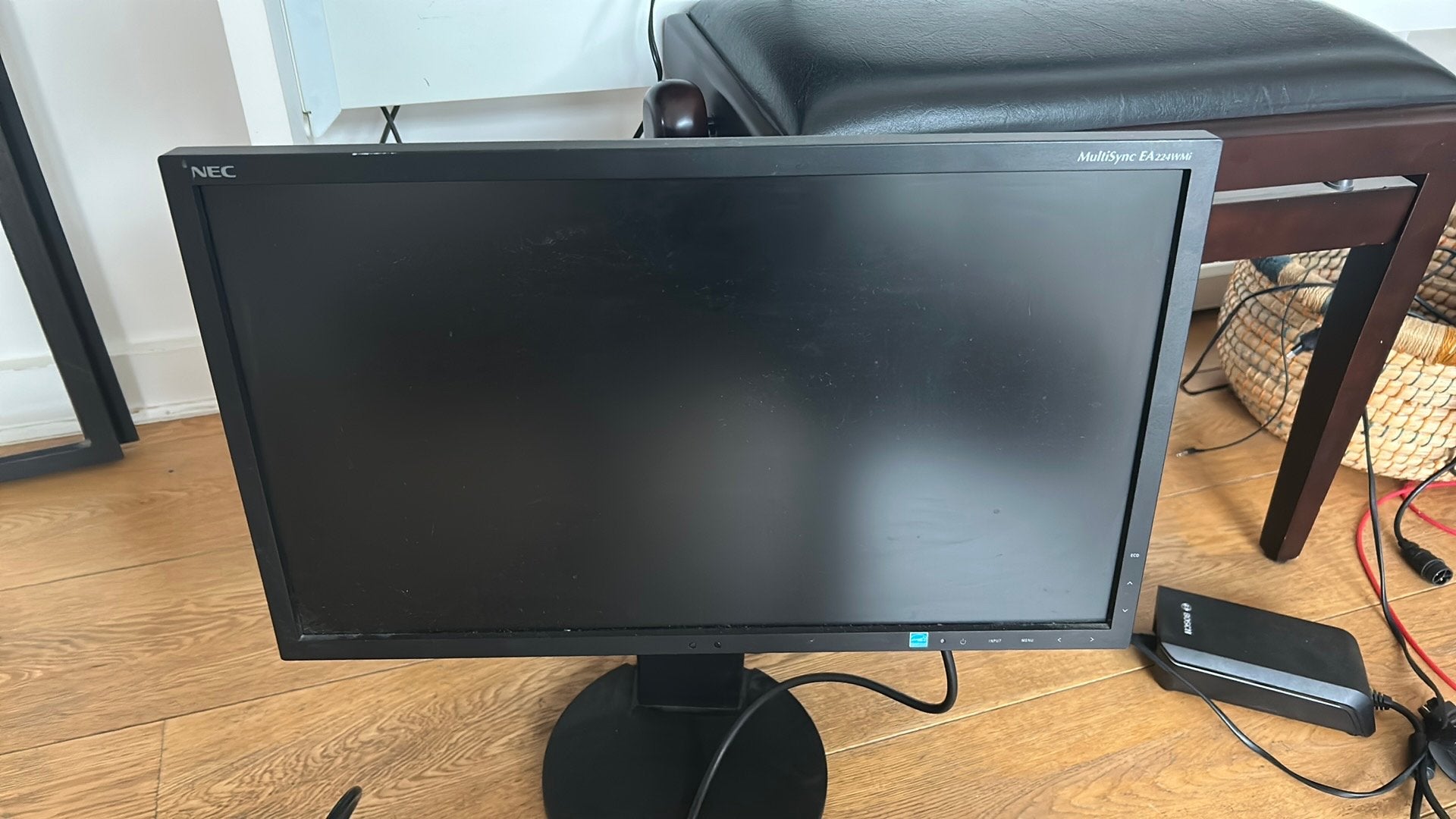 NEC Monitor 24 inch 2 stuks (40 per scherm), Computers en Software, Monitoren, Ophalen, Zo goed als nieuw