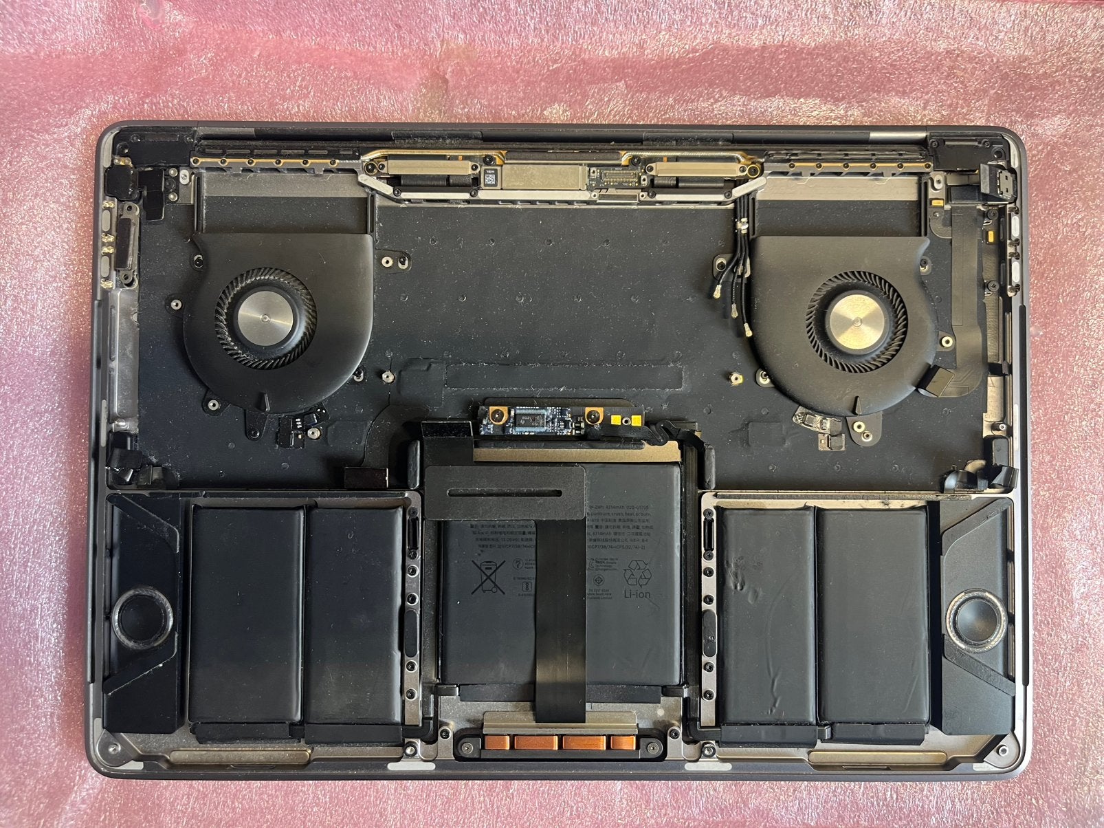 MacBook Pro 13 inch model A1706 onderdelen, Informatique & Logiciels, Cartes mères, Enlèvement ou Envoi, Comme neuf