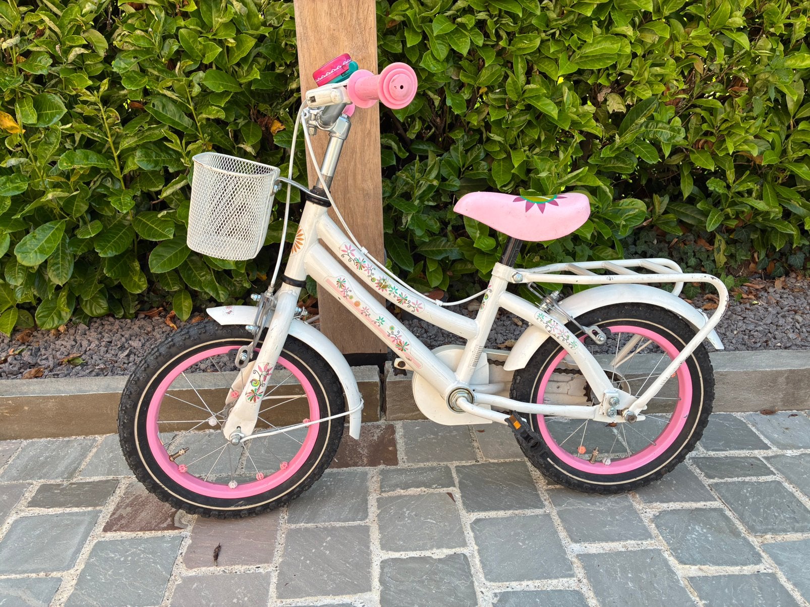 Meisjesfiets te koop, Fietsen en Brommers, Ophalen, Zo goed als nieuw, Zijwieltjes