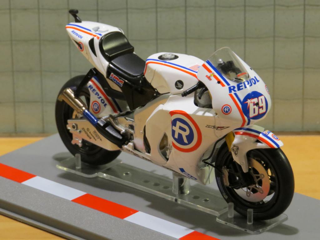 Nicky Hayden Honda RC212V 2008 Valencia 1:18 diecast, Enlèvement ou Envoi, Neuf, Moteur, Autres marques