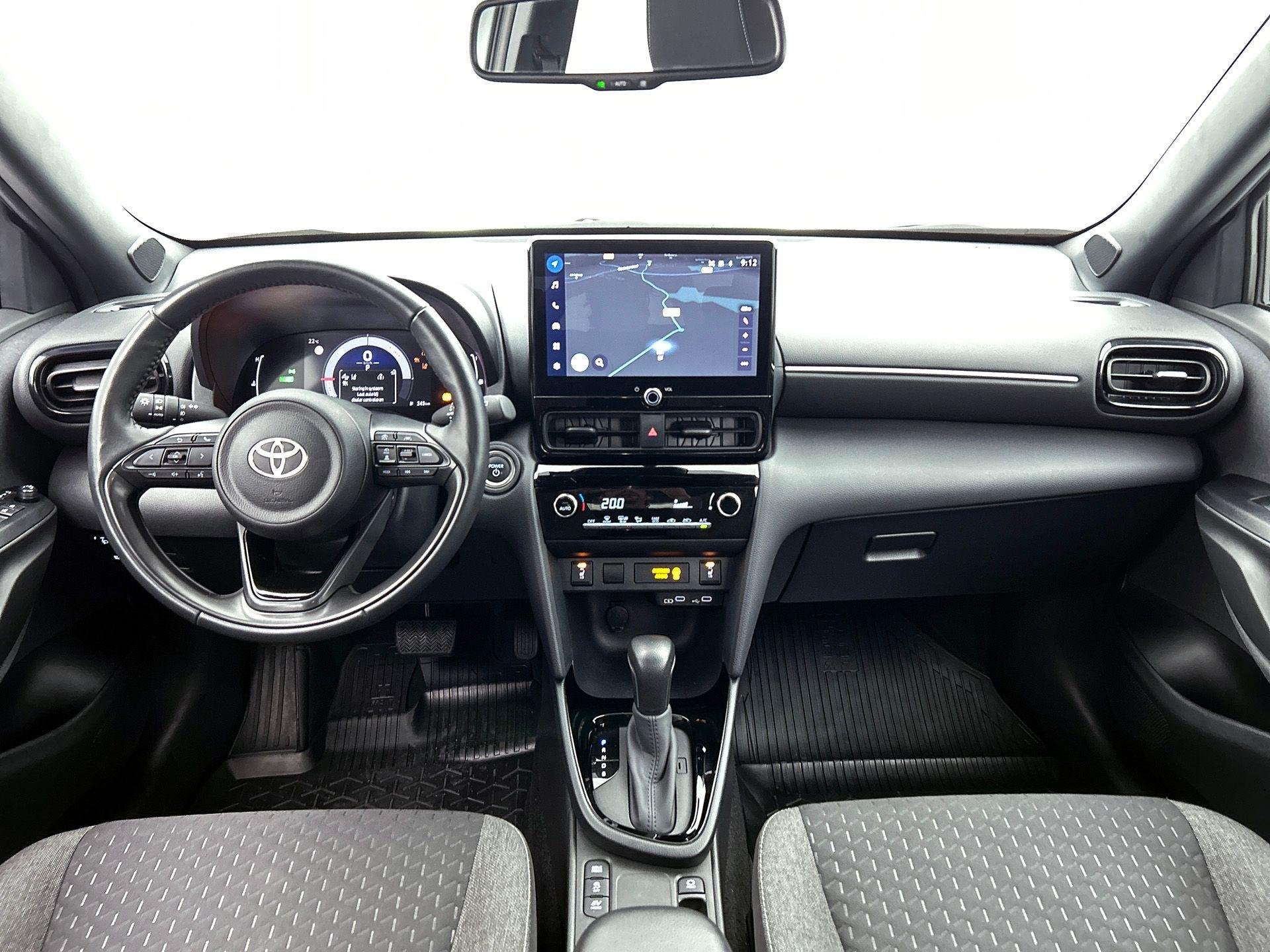 Toyota Yaris Cross Dynamic plus | Achteruitrijcamera | Navig, Autos, Toyota, Argent ou Gris, Achat, Entreprise, 116 ch