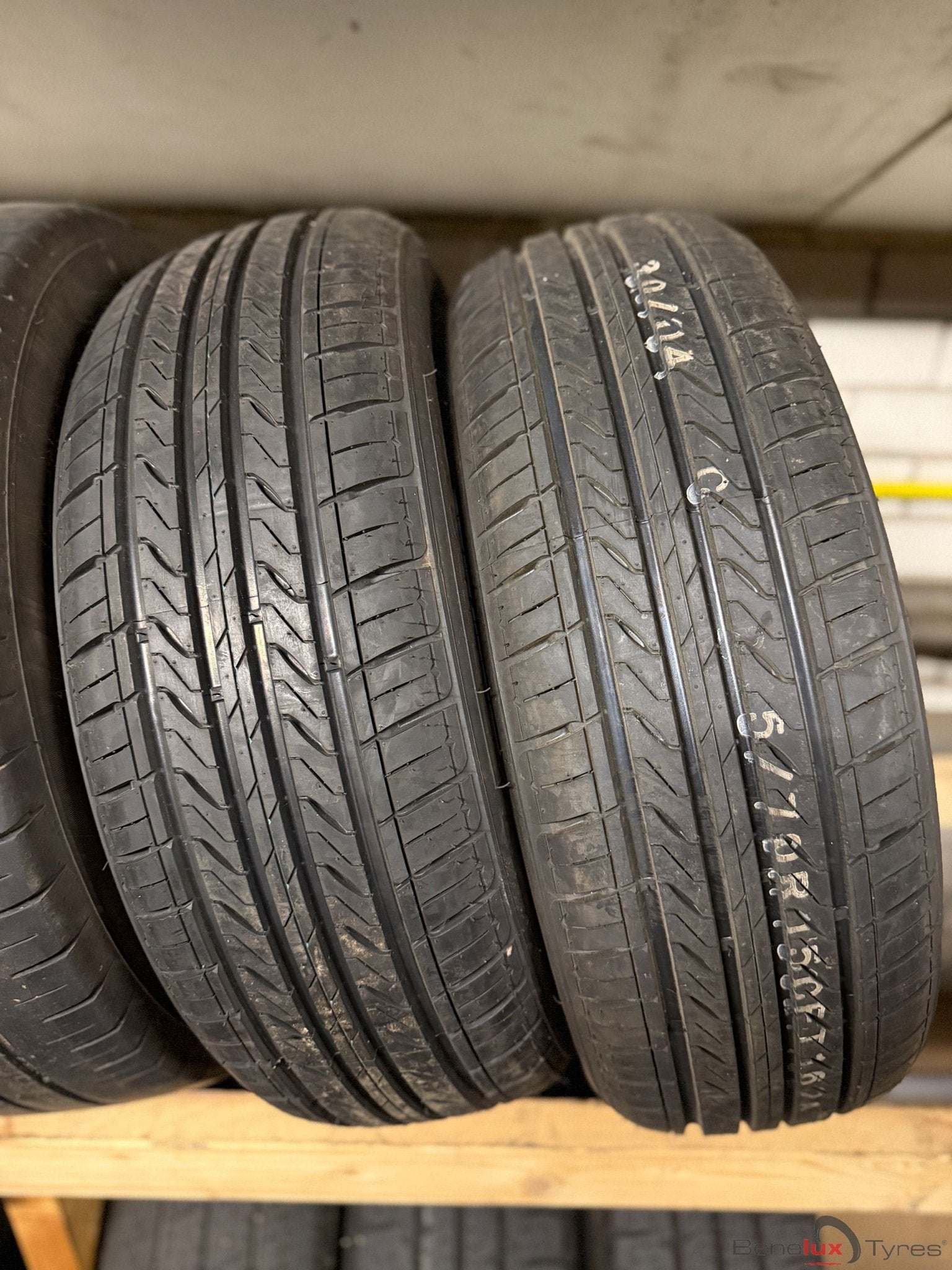 215/70R15 98H Landsail LS288 215/70 R15 215/70/15 2157015, Autos : Pièces & Accessoires, Pneus & Jantes, Neuf, 15 pouces, 215 mm