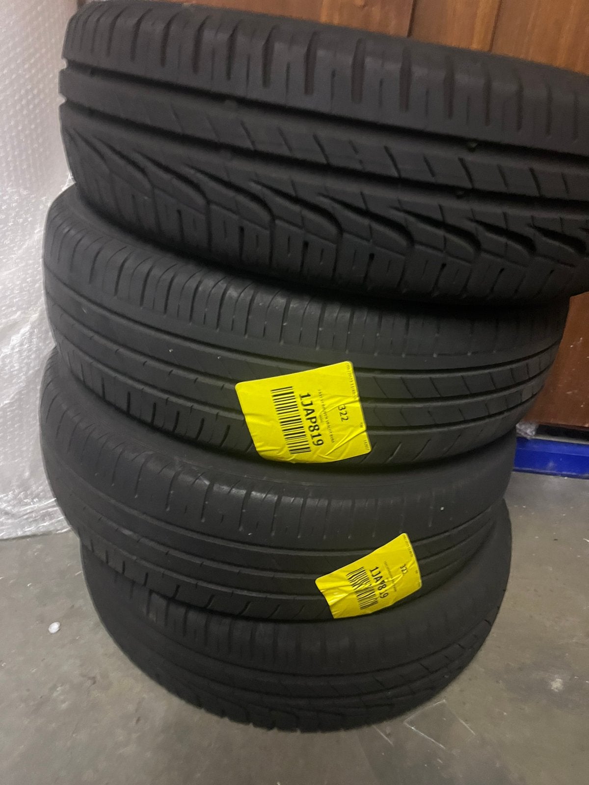 Uniroyal 175/65R15, Auto diversen, Autosport-onderdelen, Ophalen, Zo goed als nieuw