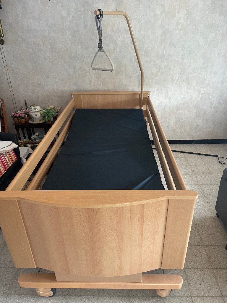 Elektrisch bed met zijpanelen en extra Tempur-matras, Ophalen, Eenpersoons, Beige, Zo goed als nieuw