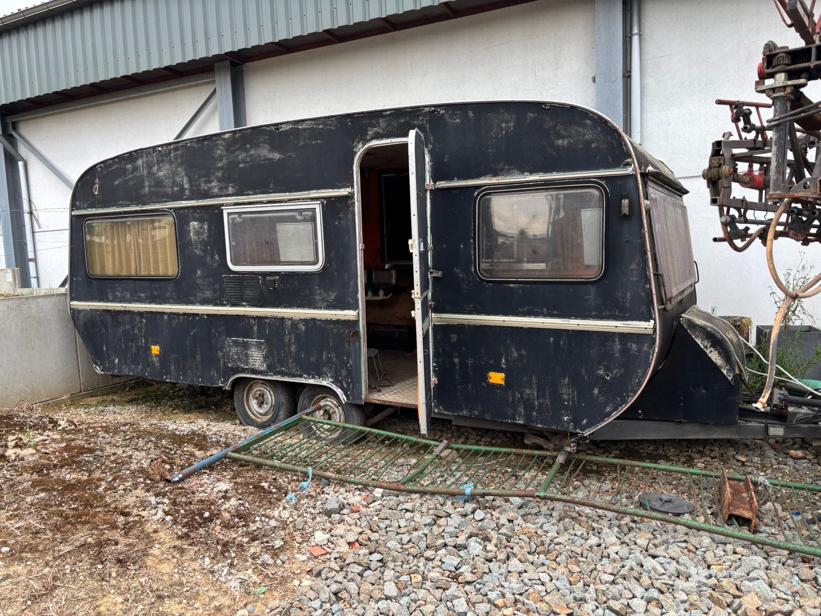 Tapcaravan moet weg voor klein prijsje, Particulier, 1000 - 1250 kg