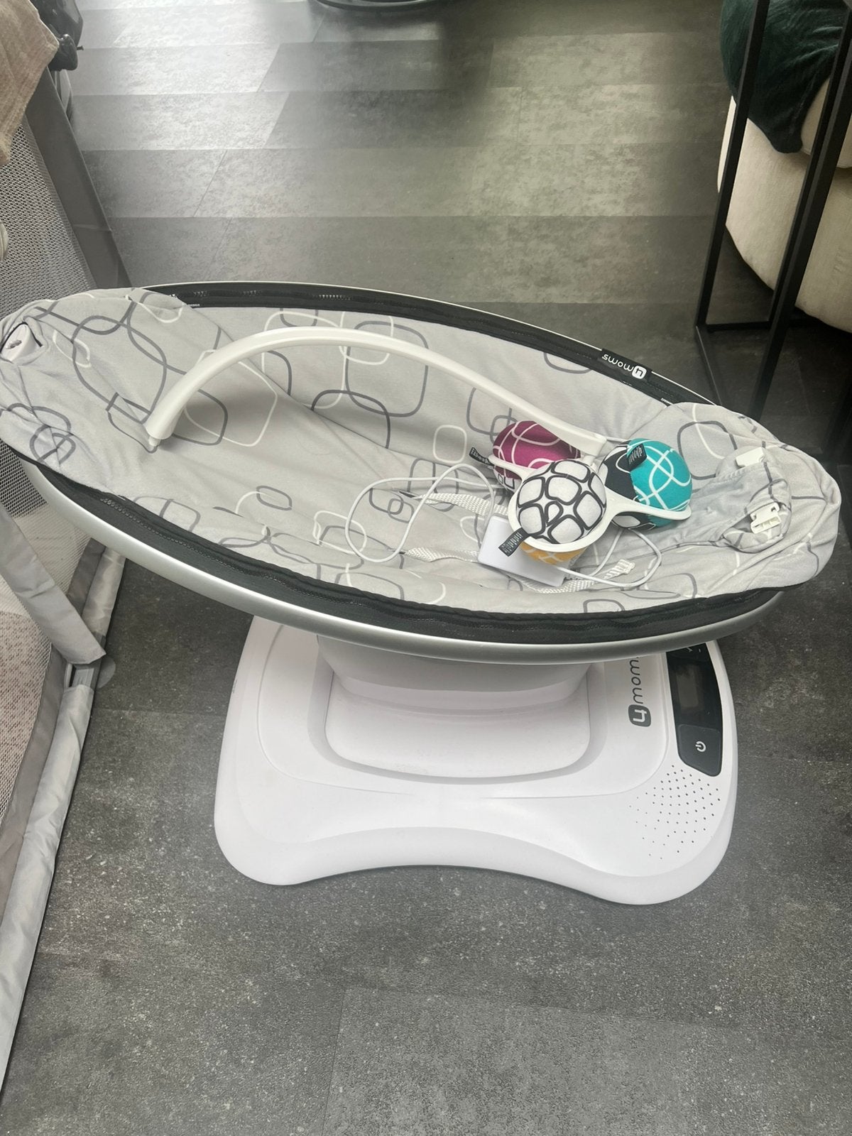 4 moms elektrische wieg/stoel met standen, Ophalen, Gebruikt, Wieg